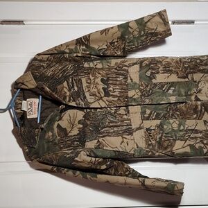 Camo hunting suit. Youth large Insulated
